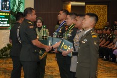 Kasad Maruli Tegaskan Lulusan Seskoad Harus Visioner dan Siap Hadapi Tantangan Baru