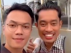 Viral! Dua Pria Umumkan Status HIV Sambil Tunjukkan Obat ARV, Netizen Ngamuk