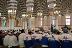 Konstruksi Teologi Emansipatoris: Dampak Sosiologis Salat dalam Menghapus Stratifikasi Kelas