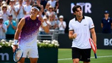 Shelton dan Fritz Pertahankan Momentum di Lapangan Rumput dengan Kemenangan Babak Pertama di Halle