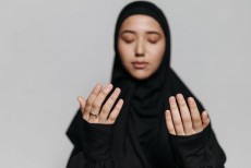 Bacaan Doa Agar Anak Terhindar dari Perbuatan Zina dan Maksiat