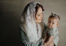 Diam-diam Rossa Adopsi Seorang Bayi Perempuan, Kini Berusia Dua Tahun