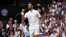 Novak Djokovic Kalahkan Stefanos Tsitsipas dan Melaju ke Babak Ketiga Wimbledon, Meski Bintang Yunani Ini Cetak Pukulan Ajaib