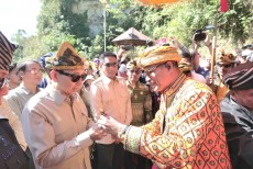 Fadli Zon Resmikan Festival Liangkobori 2026, Gua Metanduno dengan Lukisan Tertua Dunia Jadi Sorotan