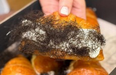 Viral Croissant Mirip Rambut Kemaluan, Bagaimana Status Kehalalannya?