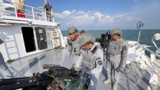 Bakamla RI Gelar Latihan Menembak di Perairan Batam, Uji Meriam 30 Mm hingga Senjata Sniper