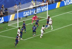 Lini Belakang Prancis Kacau! Inggris Cetak Empat Gol dalam 45 Menit