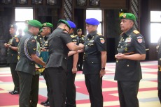 Pimpin Sertijab dan Alih Kodal Tiga Yonif, Kasad Tekankan Penguatan Organisasi TNI AD
