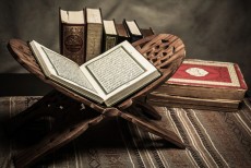 Terjebak dalam Lapis Kegelapan: Pelajaran Berharga dari Al-Baqarah Ayat 19
