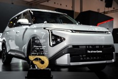 The all-new Carens Raih Favorite Passenger Car MPV di GIIAS 2026