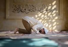 Mengapa Keimanan Harus Dibuktikan dengan Amal Saleh?