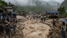 Banjir Dahsyat Nepal Tewaskan 95 Orang, Ratusan Turis Termasuk WNA Sempat Hilang
