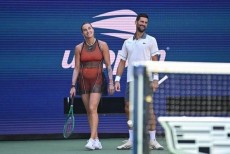 Sabalenka Tampil Glamor Kenakan Perhiasan 127 Karat di AS Terbuka, Tapi Kit Nike Nyentriknya Lebih Mencuri Perhatian