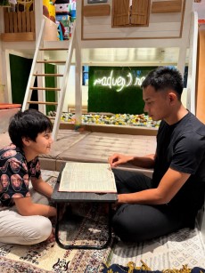 MasyaAllah, Rafathar Mulai Hafalkan Juz 30! Ini Doa Sang Guru Ngaji