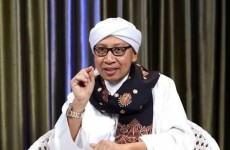 Buya Yahya: Fokus dan Waktu adalah Hal Pertama yang Hilang dari Generasi Internet