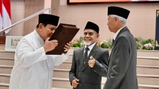 Momen Prabowo Cium Mushaf Al-Quran Gontor, Karya Tangan Santri dan Ustaz