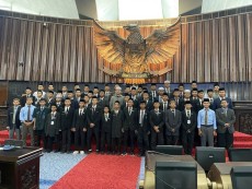 Santri Daar Assalam Atthohiriyah Belajar Langsung dari Gedung Parlemen hingga Museum TNI