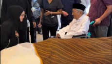 Tangis Siti Nurhaliza Pecah Saat Takziah Siti Hasmah, Kenang Sosok yang Penuh Kasih