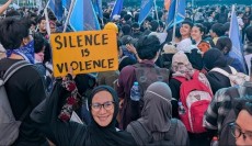 Reza Rahadian, Eva Celia, dan Zaskia Adya Ikut Demo #IndonesiaSadar di Bundaran HI