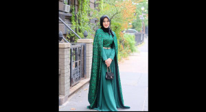 7 Inspirasi Mix and Match Setelan Hijau ala Dian Pelangi