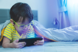 MUI Imbau Ortu Dampingi Anak Belajar Daring Agar Tak Kecanduan Gadget