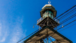 Cerita di Balik Menara Masjid Agung Demak Setinggi 22 Meter