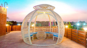 6 Inspirasi Gazebo untuk Kumpul Seru Santap Sate di Rumah