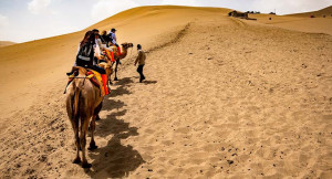 Senandung Syahdu Pasir Bernyanyi di Bukit Mingsha China