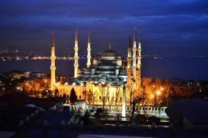 Indahnya Shalawat Tarhim yang Dikumandangkan Jelang Subuh dan Maghrib