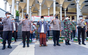 Jaga Kebersihan Masjid, Marbot pun Berjasa Cegah Penularan Covid