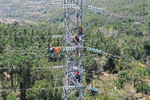 PLN Bangun 3 Tower Listrik Permanen Gantikan Tower Darurat Usai Badai Seroja NTT
