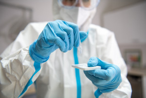 Pemerintah Bebaskan PNBP Uji Validitas Tes Antigen