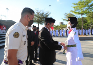 HUT RI di Makassar, 76 Nelayan Akan Kibarkan Bendera Merah Putih Raksasa di Atas Laut