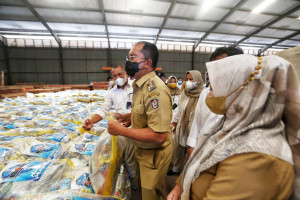 Pemkot Makassar Siapkan Sembako untuk Keluarga Terdampak Covid-19