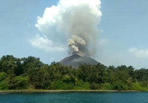 Menggali Pelajaran dari Erupsi Krakatau yang Picu Tsunami Tahun 1883 dan 2018