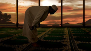 6 Ciri-Ciri Orang Lalai dalam Shalat, No 5 Harus Waspadai