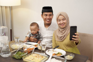 Kisah Ikatan Batin Orang Tua dan Anak Saat Anak Mondok di Pesantren