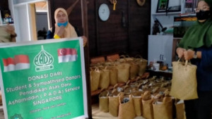 Komunitas Hijau Salurkan Sembako untuk Kaum Dhuafa Terdampak PPKM