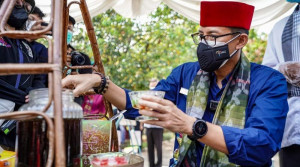 Menparekraf Berencana Bangun Kereta Gantung di Setu Babakan