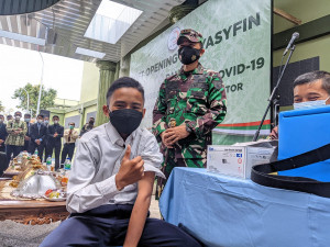 Pemerintah Kejar Vaksinasi Covid-19 di Pondok Pesantren