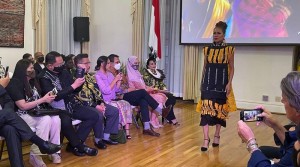 7 Desainer Indonesia Tampil di Fashion Show KJRI New York