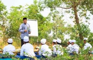 Perbaiki Kondisi Ummat, Pesantren eLKISI Mojokerto Fokus Kader Imam, Da'i dan Ulama