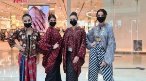 Batik Floating Fashion Show: Peragaan Batik yang Out of the Box di Abu Dhabi