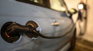 Sambut Bebas Pajak Beli Mobil Listrik, PLN Diskon Tarif Isi Daya