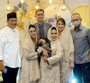 Hetty Koes Endang Menggelar Acara Aqiqah Cucu Pertama
