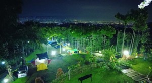 7 Tempat Kemah Alam Terbuka Seru untuk Ajak Si Kecil Berlibur