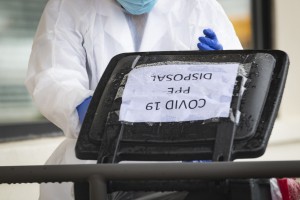 Covid-19 dan Vaksinasi Bikin Limbah Medis DKI Naik 200 Persen