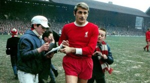 Legenda Liverpool Roger Hunt Tutup Usia