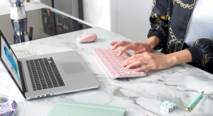 Maksimalkan Potensi Kreatif dengan Keyboard Nirkabel Minimalis Terbaru