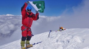 Sirbaz Khan Taklukan Gunung Tertinggi Ketujuh di Dunia